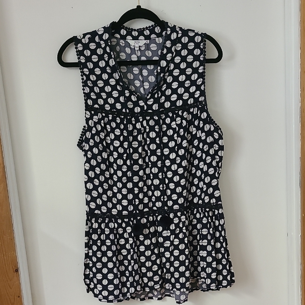 Crown & Ivy Navy and White Patterned Sleeveless Blouse